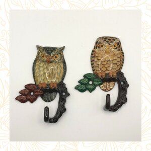 Pair of Plastic Owl Wall Hooks